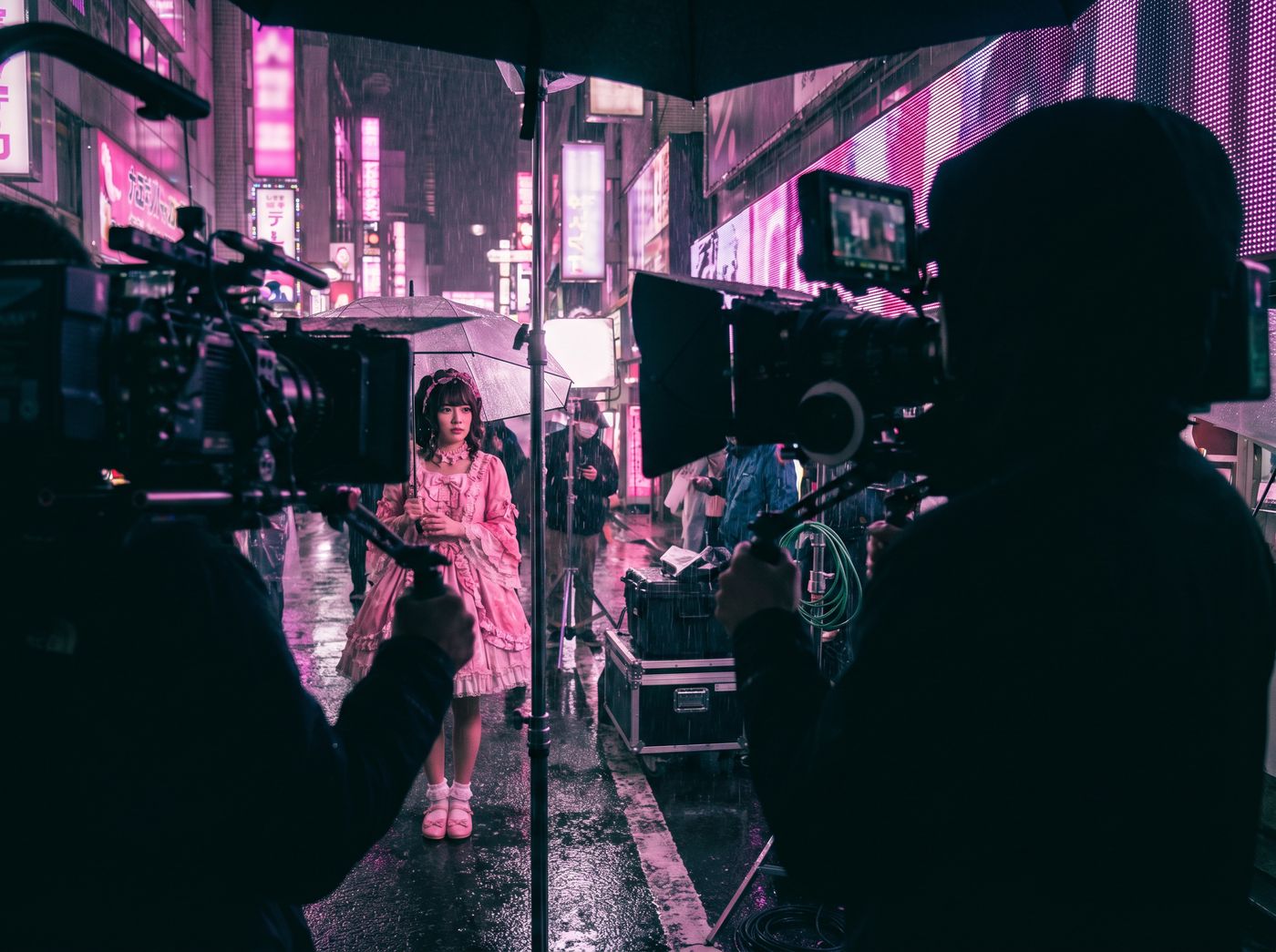 寸止挑战 美少女写真视频《霓虹雨夜》4K封面